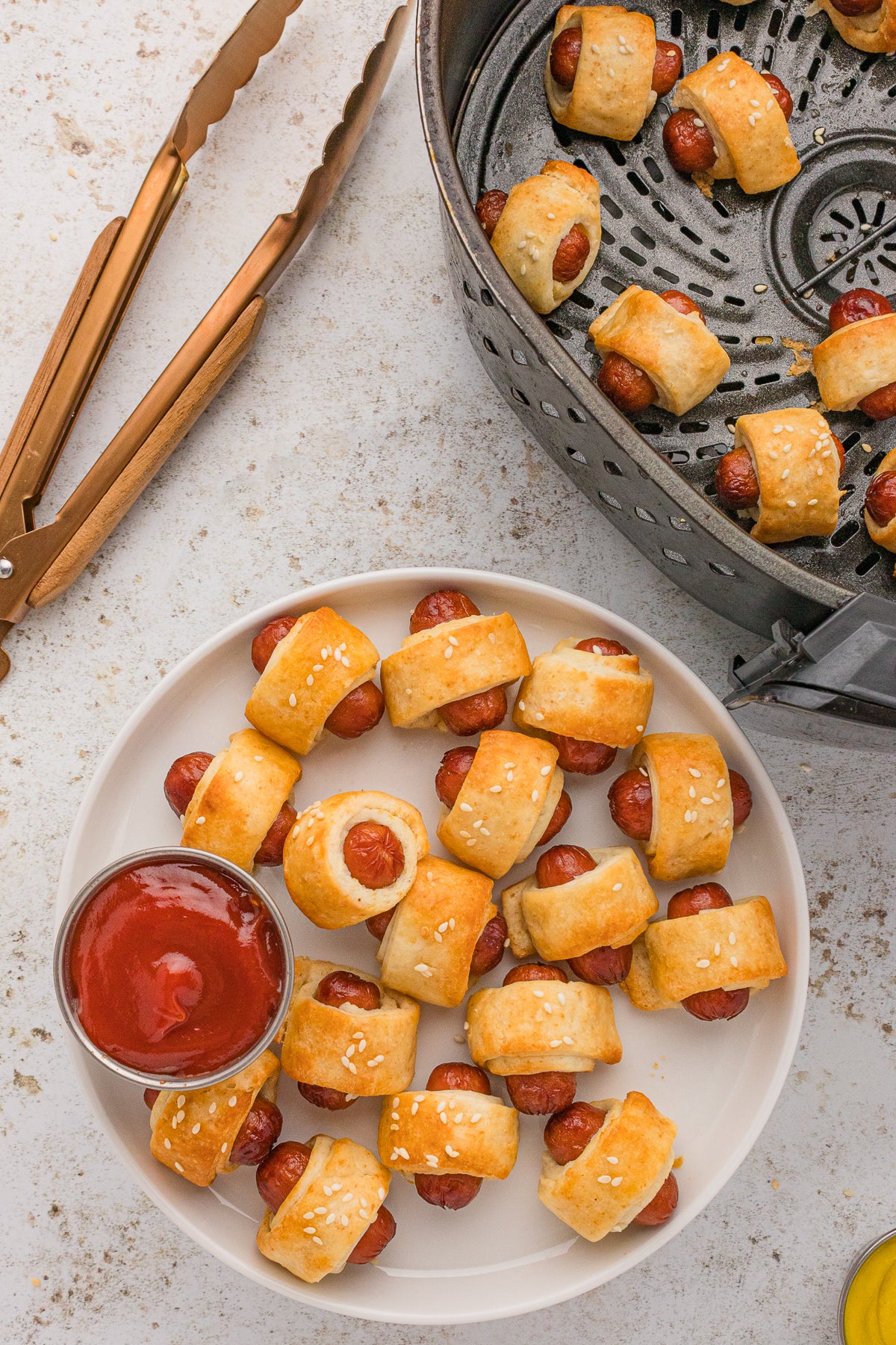*Air Fryer Pigs in a Blanket