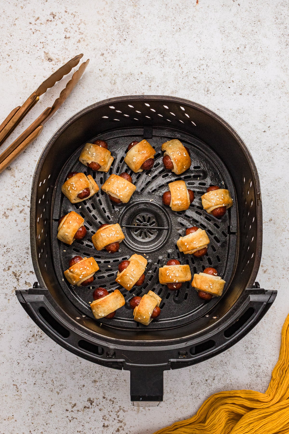 *Air Fryer Pigs in a Blanket